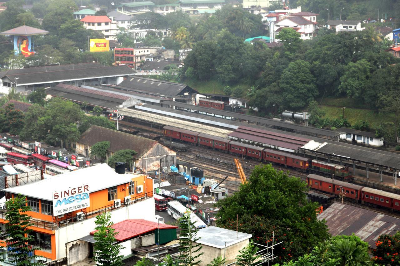 Hotel Hilltop Kandy Phòng bức ảnh