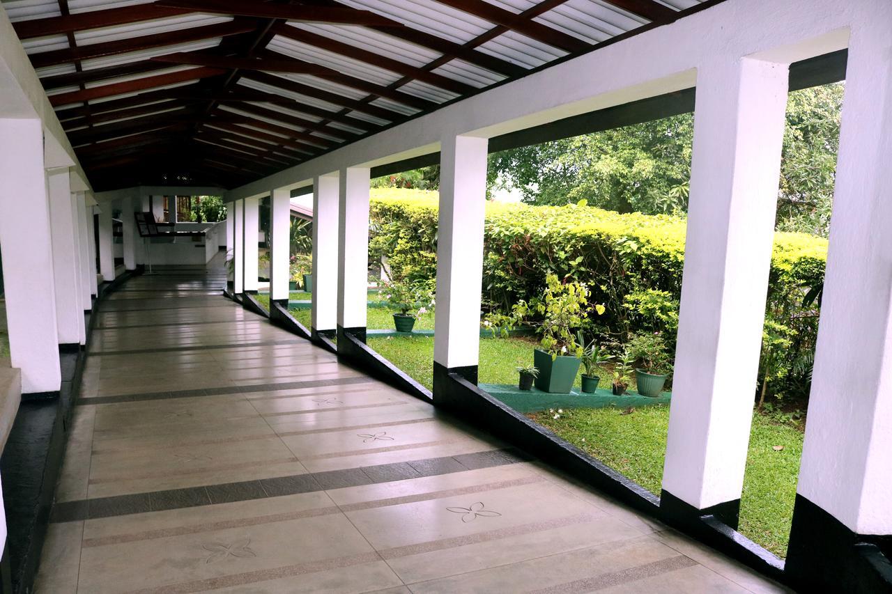 Hotel Hilltop Kandy Ngoại thất bức ảnh