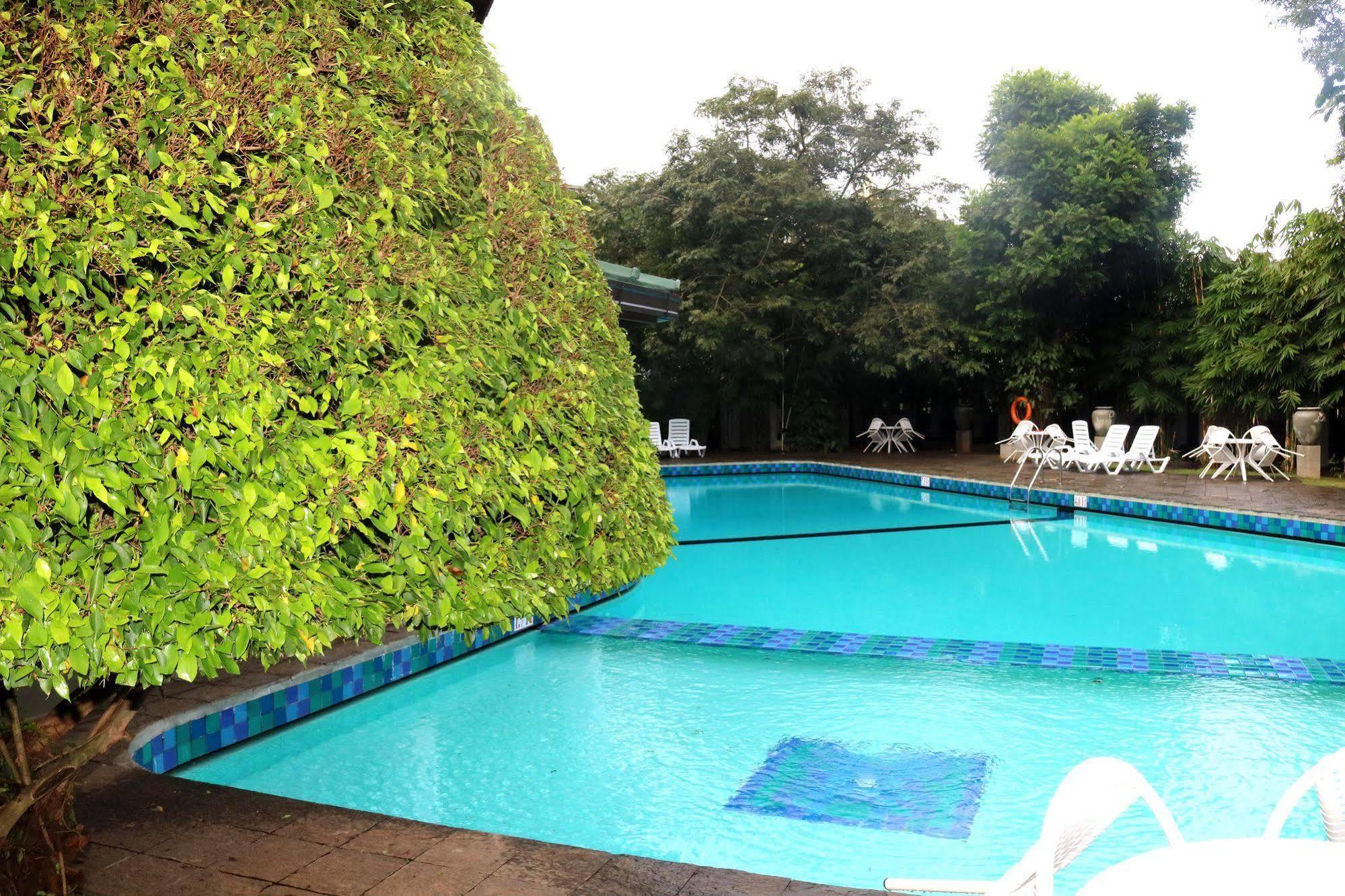 Hotel Hilltop Kandy Ngoại thất bức ảnh