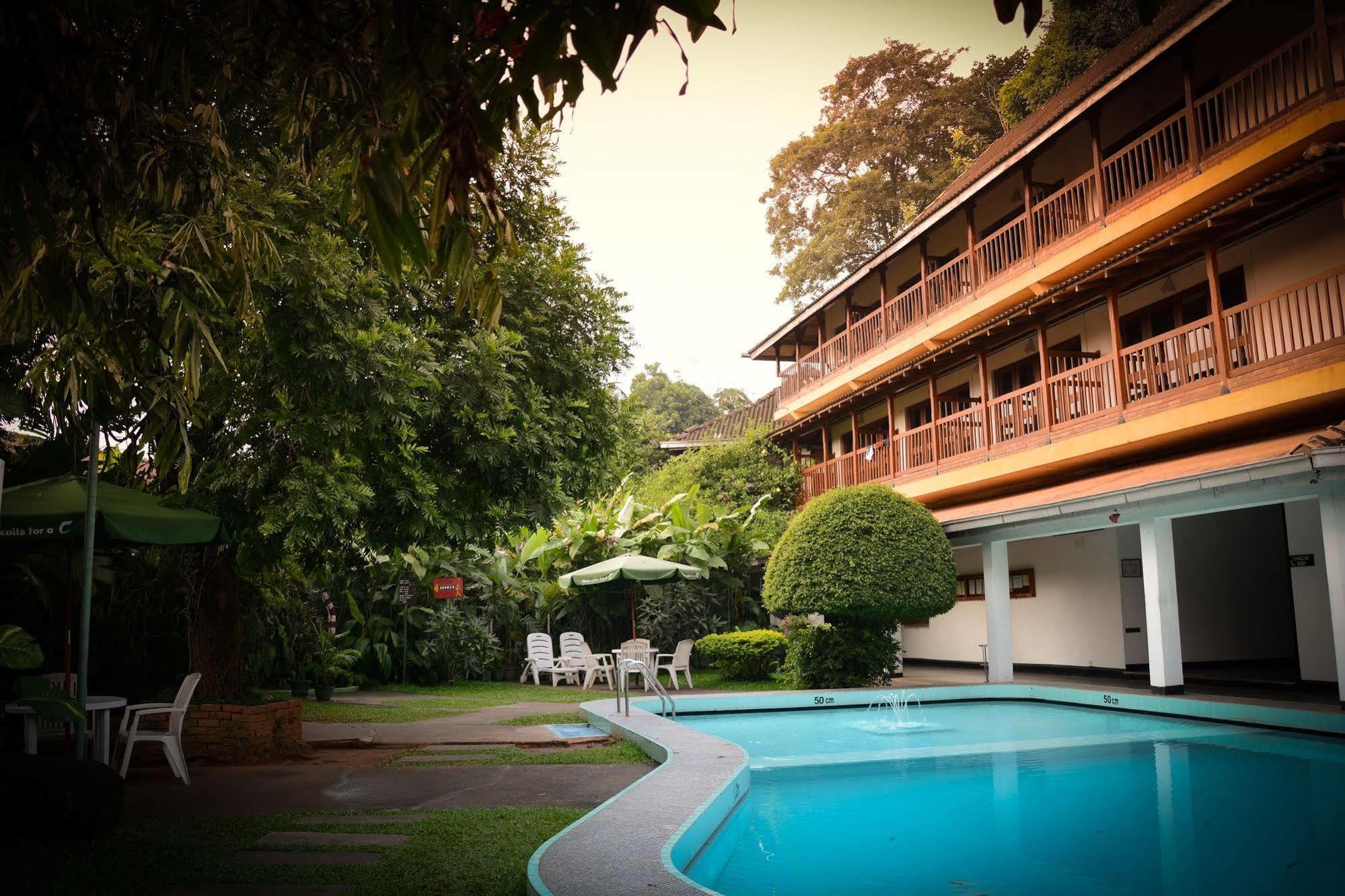 Hotel Hilltop Kandy Ngoại thất bức ảnh