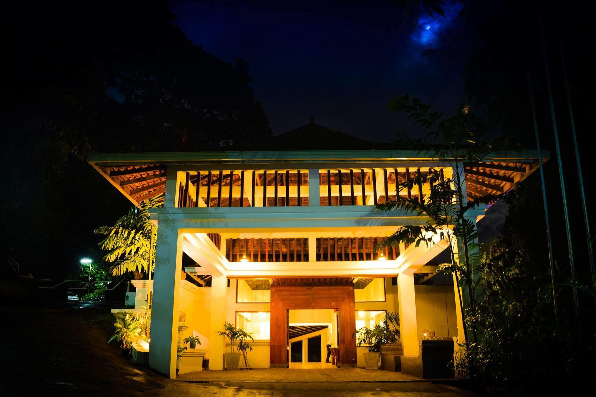Hotel Hilltop Kandy Ngoại thất bức ảnh