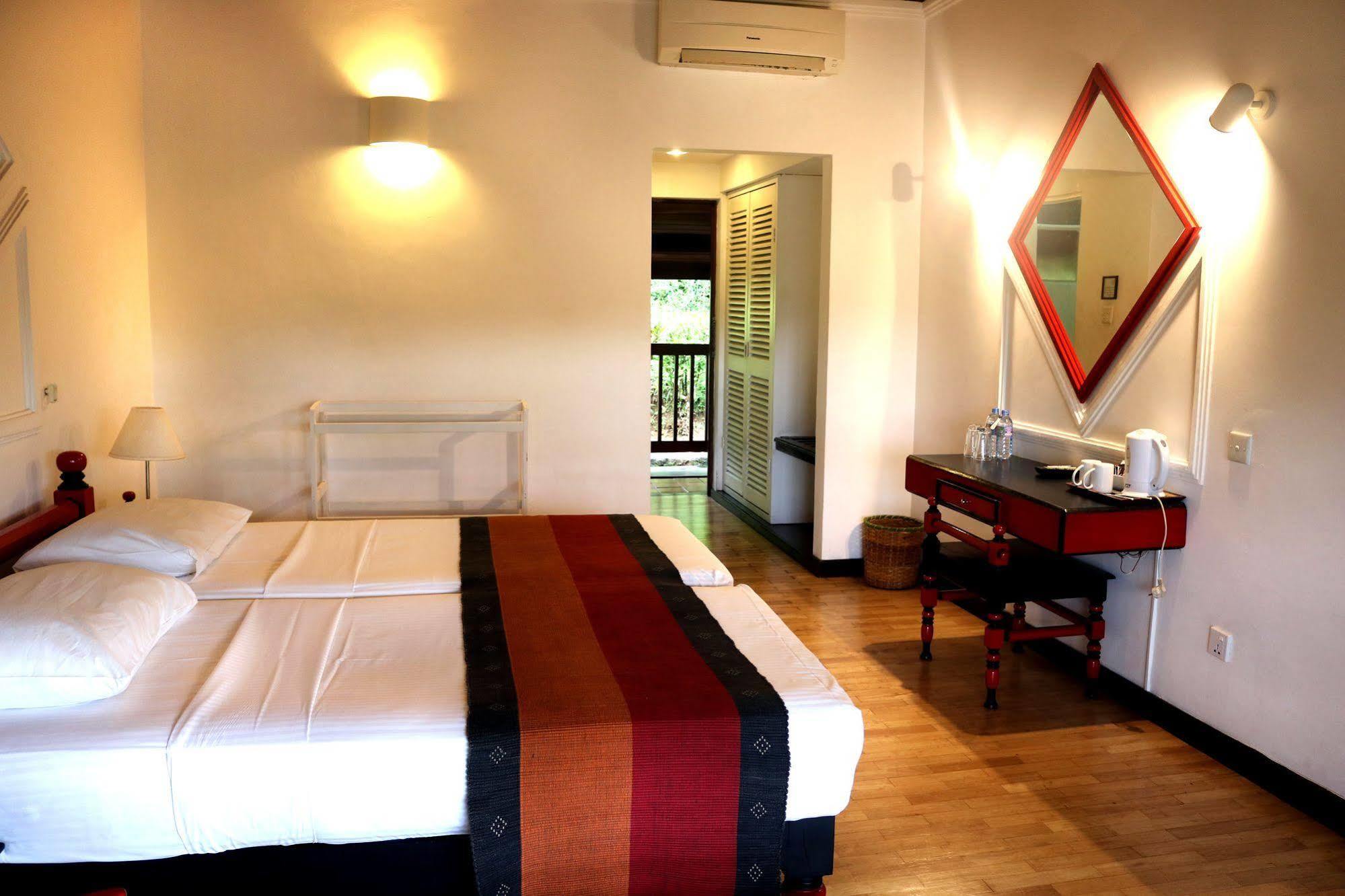 Hotel Hilltop Kandy Ngoại thất bức ảnh