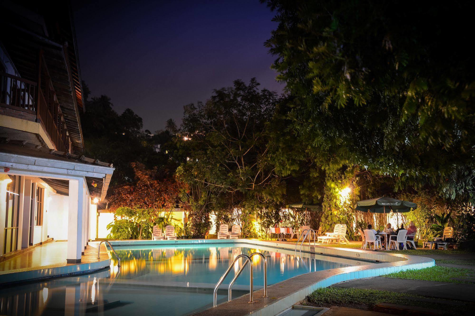 Hotel Hilltop Kandy Ngoại thất bức ảnh